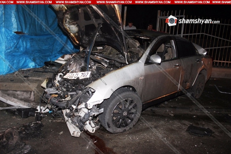 Խոշոր ավտովթար Նորագավիթի «գաի պոստի» մոտ. Nissan-ը բախվել պահակետին ինչից առաջացել է խոշոր հրդեհ. Կան վիրավորներ