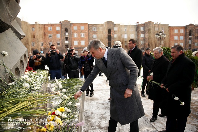 Գյումրիում կյանքի որակը սկզբունքորեն փոխվելու է. Կարեն Կարապետյանը հարգանքի տուրք է մատուցել 1988-ի երկրաշարժի զոհերի հիշատակին