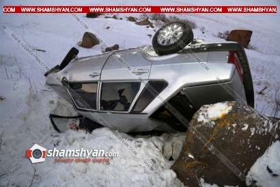 Խոշոր ավտովթար Արագածոտնի մարզում.վարորդը 099-ով կողաշրջված վիճակով հայտնվել է ձորում