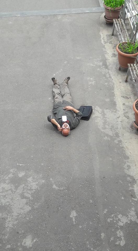 Գասպարին պառկել է ընտրատեղամասի դիմաց (լուսանկարներ)