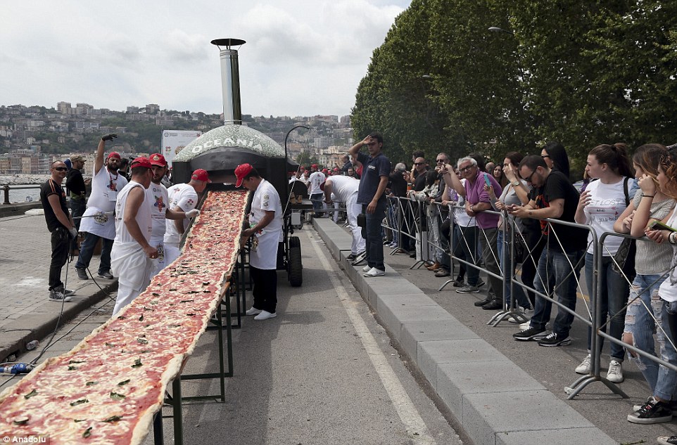 Ավելի քան 1.8 կմ երկարությամբ պիցցան ներառվել է Գինեսի ռեկորդների գրքում.լուսանկարներ