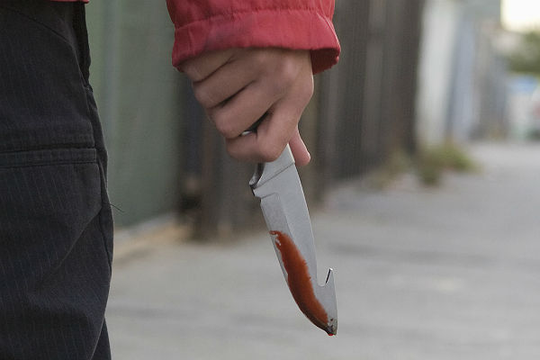 Սպանություն Գյումրիում․ հարբած երիտասարդը դանակով հարվածել է նոր արթնացած ծերունու կրծքավանդակին, գլխին, պարանոցին
