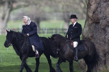Մեծ Բրիտանիայի 91-ամյա թագուհին ձիով զբոսանք է կատարել