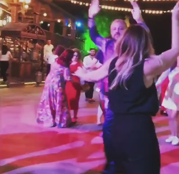 Օռնելա Մուտին պարում է Արմենչիկի երաժշտության տակ (տեսանյութ)