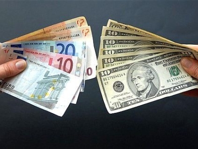 Դոլարն ու եվրոն շարունակում են թանկանալ
