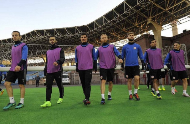 Հայաստանի հավաքականի ֆուտբոլիստների խաղային համարները Ղազախստանի դեմ