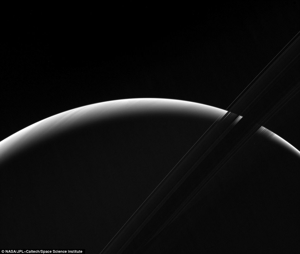 Արևածագը Սատուրնի վրա. Cassini-ի լուսանկարը