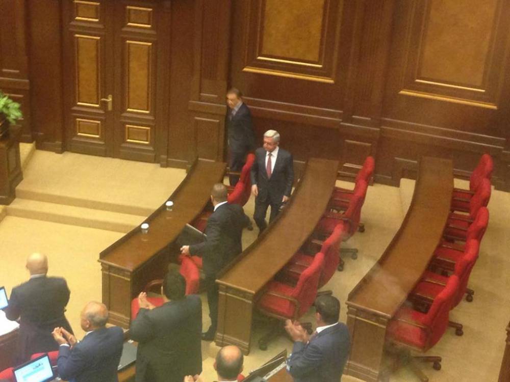 Սերժ Սարգսյանն ընտրվեց վարչապետ՝ կողմ՝ 77, դեմ՝ 17