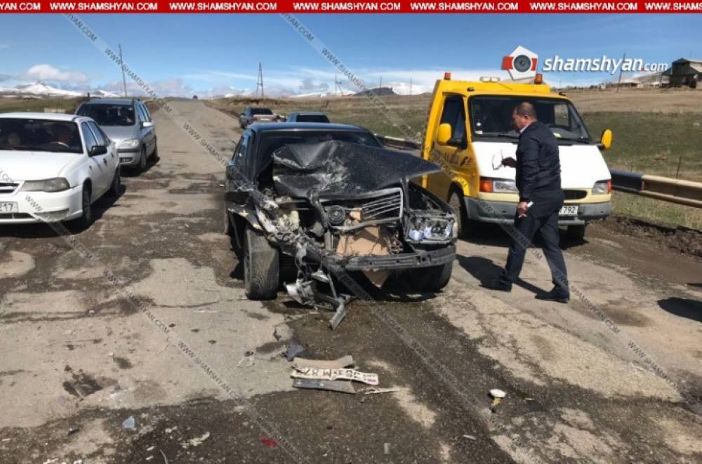 Երևան-Վանաձոր ճանապարհին մեքենաներ են բախվել միմյանց