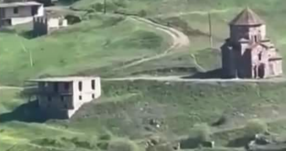 Հայ սակրավորները Ոսկեպարում բացում են ճանապարհը թուրքական զինտեխնիկայի, որը մի քանի ժամվա ընթացքում կարող է հասնել Երևան