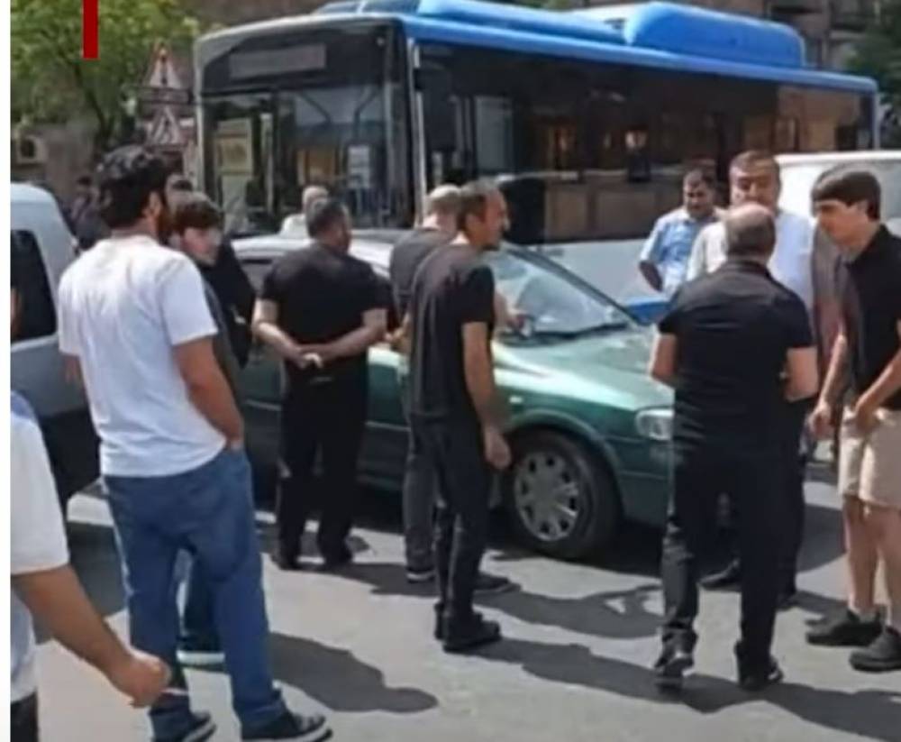 Երևանում շարունակվում են անհնազանդության ակցիաները, փակ է Շիրակի փողոցը
