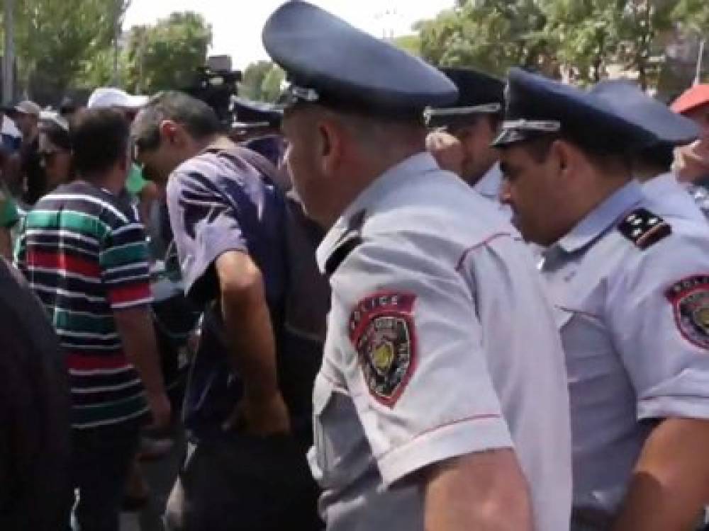 Ամուլսարի շահագործման դեմ բողոքի ակցիայի մասնակիցներից 6 անձ բերվել է ոստիկանություն