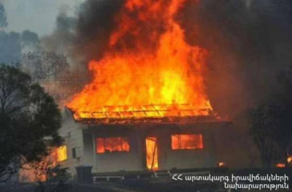Կարմիրգյուղ գյուղի սկզբնամասում այրվել է փայտյա տնակ. տուժածներ չկան