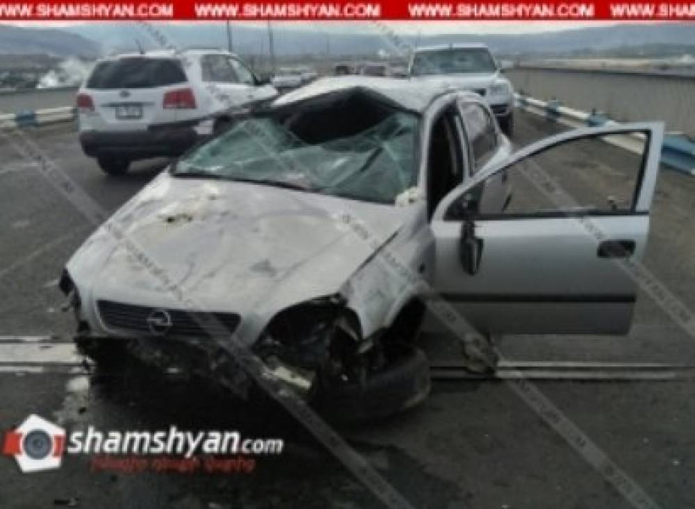 Խոշոր ավտովթար Կոտայքի մարզում. 28-ամյա վարորդը Opel-ով բախվել է կամրջի երկաթե պատնեշին