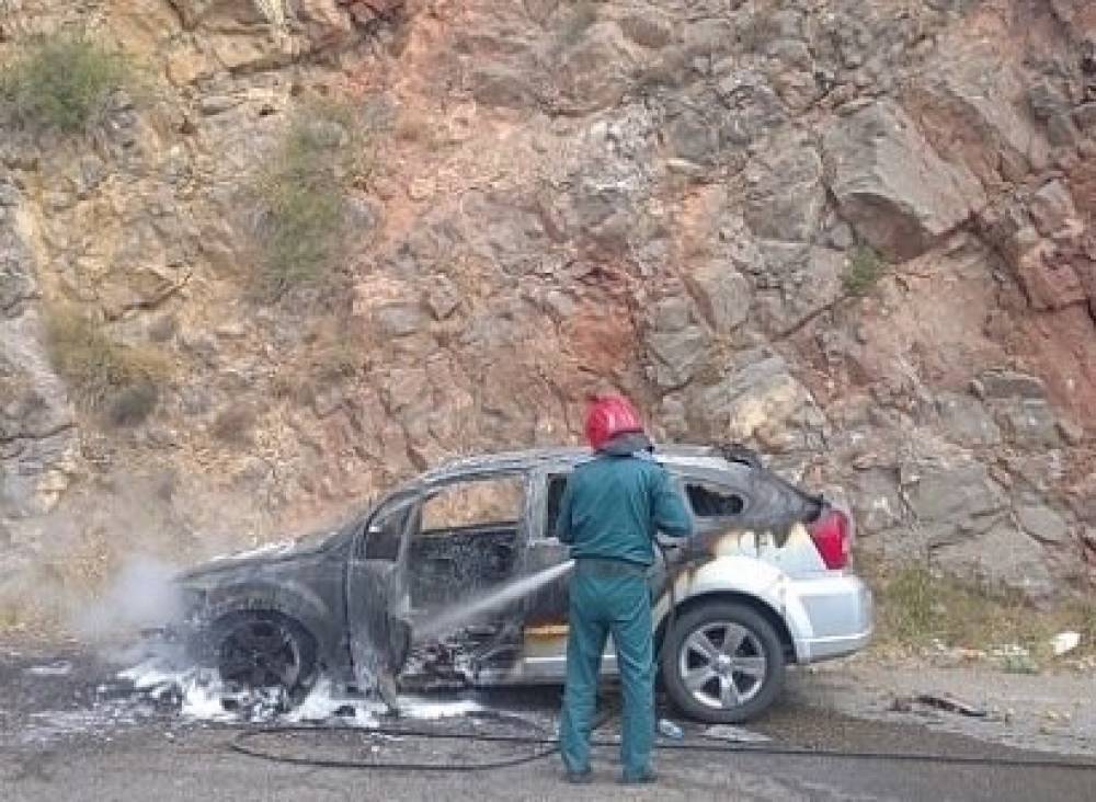 Տիգրանաշենի մոտ այրվել են «Dodge Caliber» մակնիշի ավտոմեքենան և մոտ 25 հա խոտածածկույթ