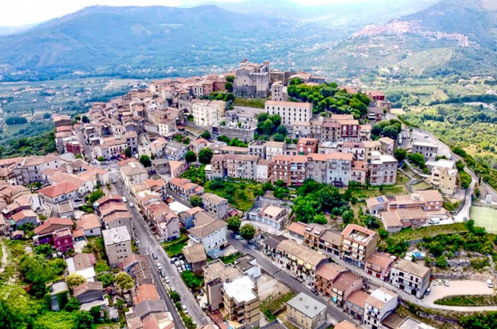 Իտալական գյուղերից մեկում դարձյալ 1 եվրոյով տներ են վաճառվում, այս անգամ՝ Հռոմի մոտակայքում (լուսանկարներ)