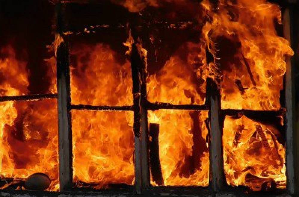 Խոշոր հրդեհ Բագրատաշենում. երկհարկանի տունն ամբողջությամբ այրվել է՝ 375 քմ