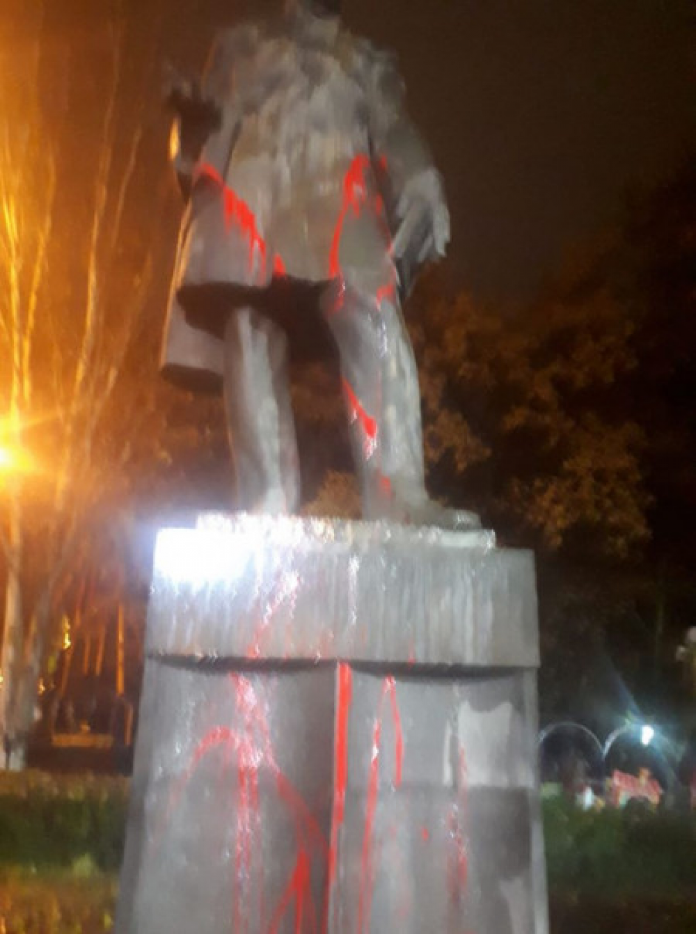 Գրիբոյեդովի արձանը ներկել են կարմիրով՝ ի պատասխան Նժդեհի հուշատախտակի ներկմանը
