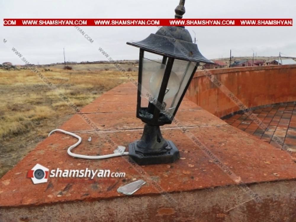 Կոտրել են Պռոշյան գյուղի Արցախյան ազատամարտի նահատակների պանթեոնի գիշերային լապտերները
