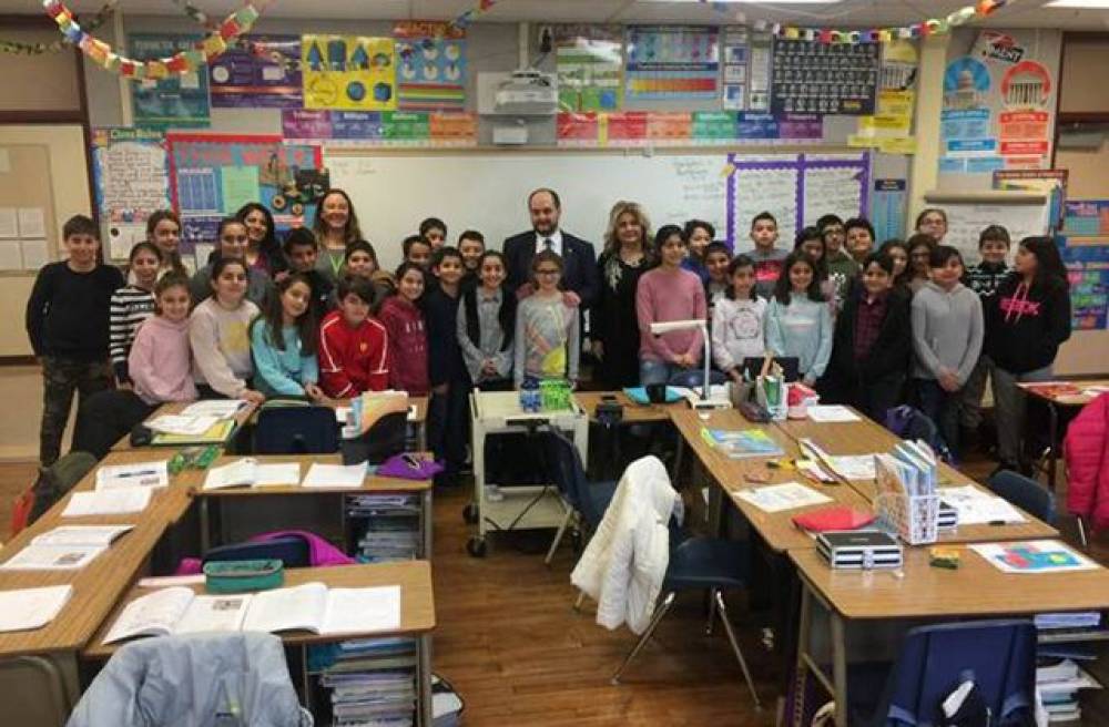 Արայիկ Հարությունյանն այցելել է Լոս Անջելեսի հայկական դպրոցներ