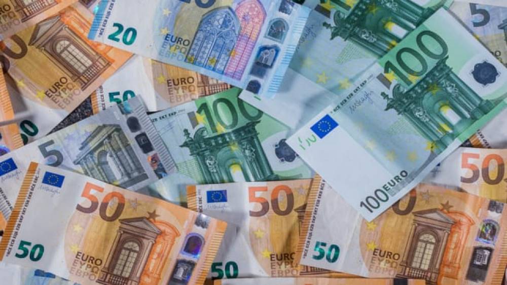 Արտակարգ դեպք Երեւանում. «Մեգամոլ»-ի «Ամերիաբանկ»-ի մասնաճյուղում փոխանակել են խոշոր չափի կեղծ եվրո