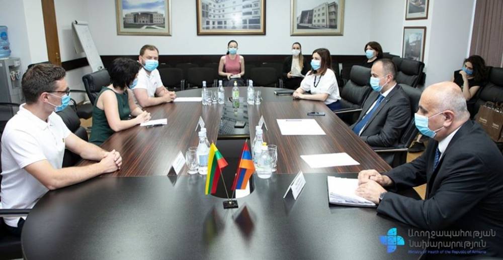 Արսեն Թորոսյանը հյուրընկալել է ՀՀ-ում գտնվող լիտվացի բուժաշխատողներին