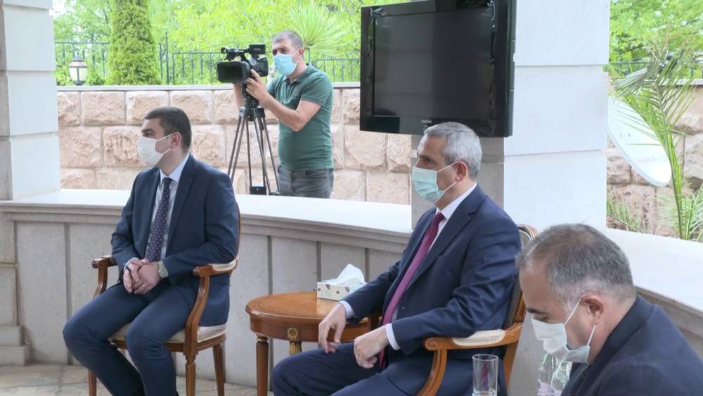 Արմեն Սարգսյանը հանդիպել է Մասիս Մայիլյանի, Սամվել Բաբայանի, Գրիգորի Մարտիրոսյանի եւ պաշտոնատար այլ անձանց հետ