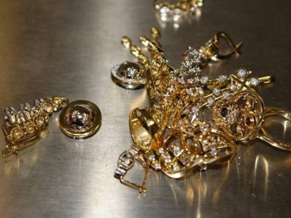 Արթիկում 7.000.000 դրամի ոսկյա զարդերի կողոպուտի փորձ կատարած անձը բերման է ենթարկվել