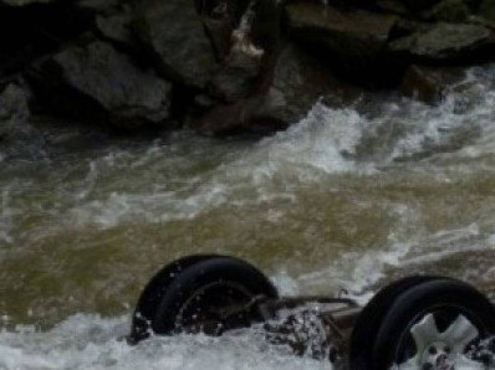 Վայոց ձորում մեքենան գետն է ընկել. Հունգարիայի քաղաքացիներ են տուժել