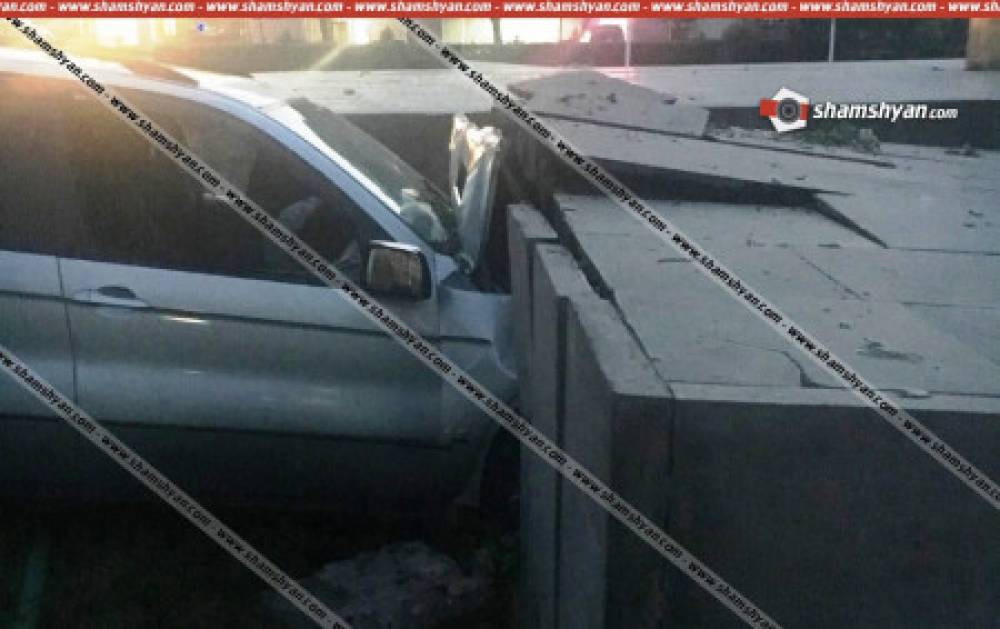 Երևանում 31-ամյա վարորդը BMW X5-ով Գարեգին Նժդեհի հրապարակում բախվել է պատին