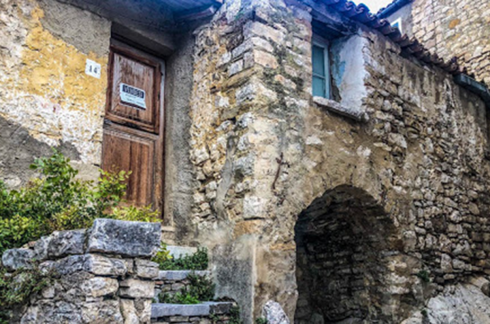 Իտալական գյուղերից ևս մեկում սկսել են տներ վաճառել € 1-ով