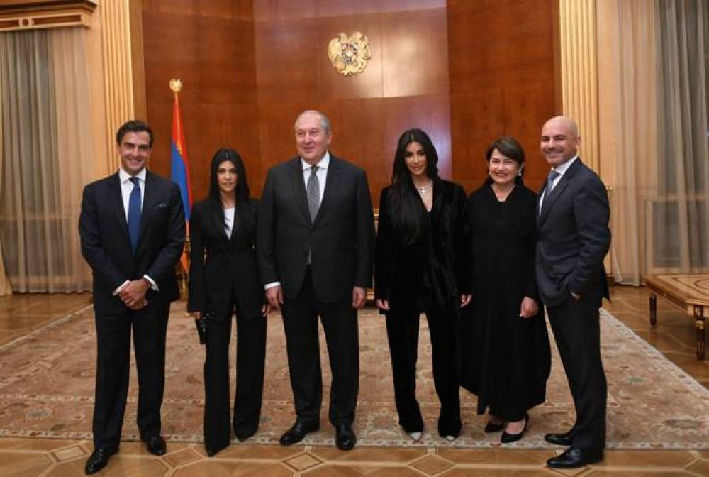 Քիմ և Քորթնի Քարդաշյանները հյուրընկալվել են Հայաստանի նախագահի նստավայրում