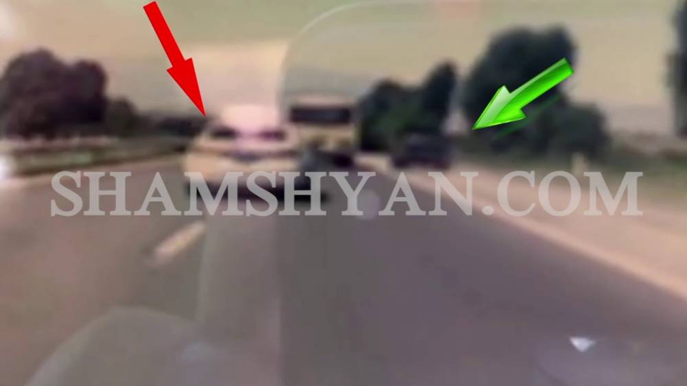Բացառիկ տեսանյութ. «Օպելը» դիտավորյալ բախվում է զինակոչիկներին ուղեկցող ՃՈ ավտոմեքենային, վերջինս գլորվում է ձորը