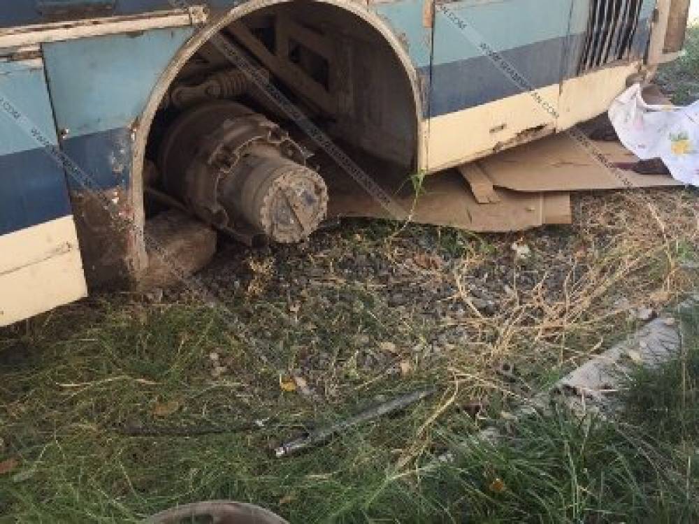«Հոկտեմբերյանի գինու գործարան»-ում ավտոբուսը քարերի վրայից սահել եւ ընկել է վարորդի վրա. Նա տեղում մահացել է