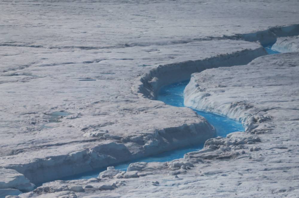 Գրենլանդիայի խոշորագույն սառցադաշտից հսկայական սառցակտոր է անջատվել