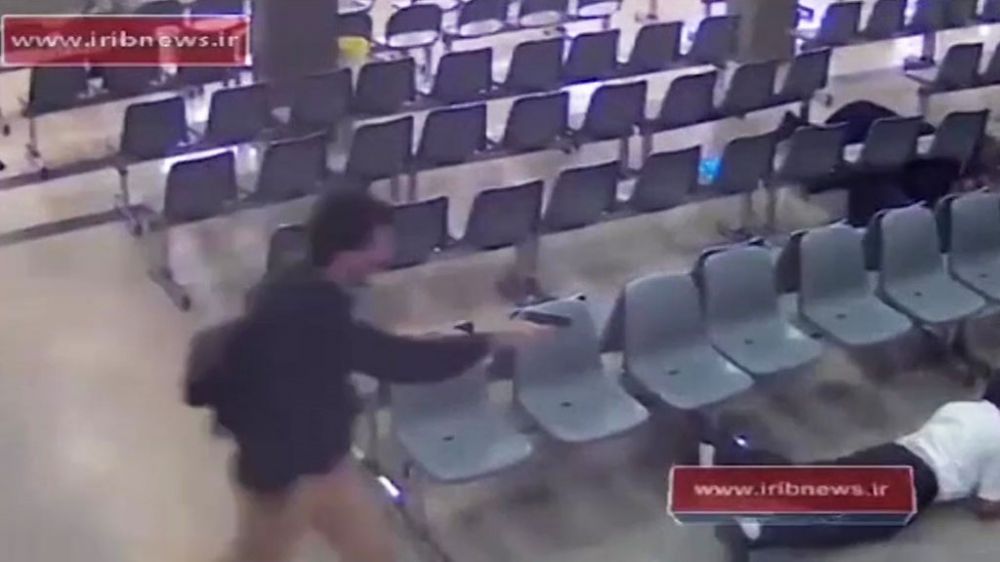 Համացանցում հայտնվել է Իրանի խորհրդարանի շենքի վրա հարձակման տեսանյութը