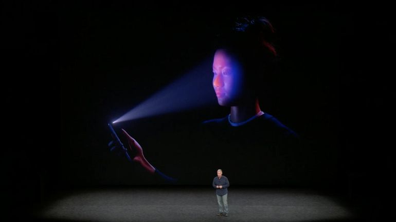 Apple-ի շնորհանդեսի ժամանակ iPhoneX-ի վրա չի գործել դեմքի ճանաչման գործառույթը (Տեսանյութ)