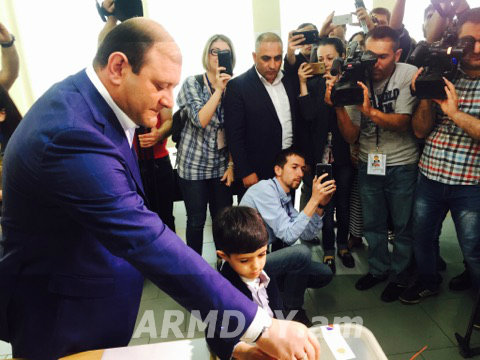 Մարգարյանը՝ բազե «պարոլ»-ի, ոստիկանների քվեների եւ ընտրախախտումների մասին (տեսանյութ)