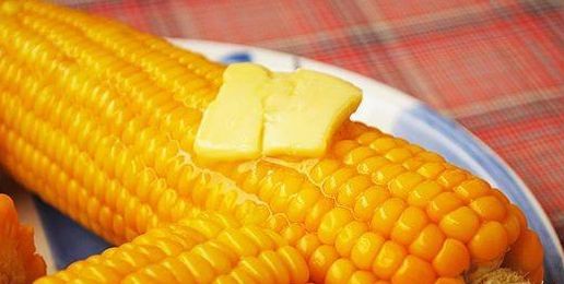 Ինչպես մի քանի րոպեի ընթացքում պատրաստել անչափ համեղ եգիպտացորեն (տեսանյութ)