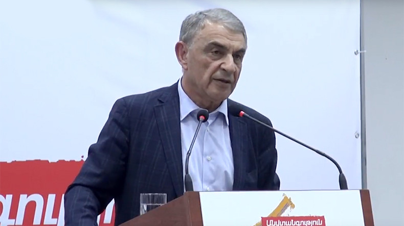 Մանկաբույժ եմ. Բաբլոյանը՝ չարաճճի պատգամավորներին սաստելու մասին (տեսանյութ)