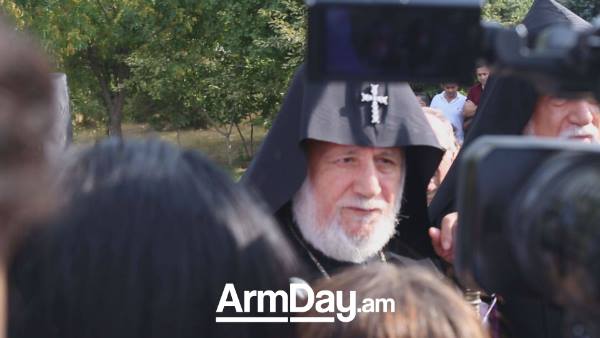 Գարեգին Բ-ին չի հետաքրքրում, թե ինչ միջոցներով են եկեղեցիները կառուցվում (տեսանյութ)