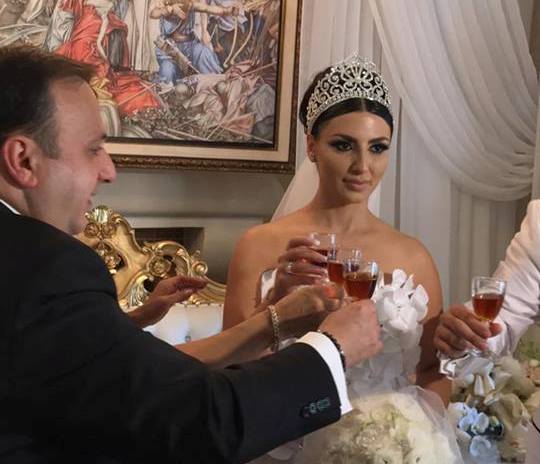 Մերի Մակարյանի հարսի պարը (տեսանյութ)