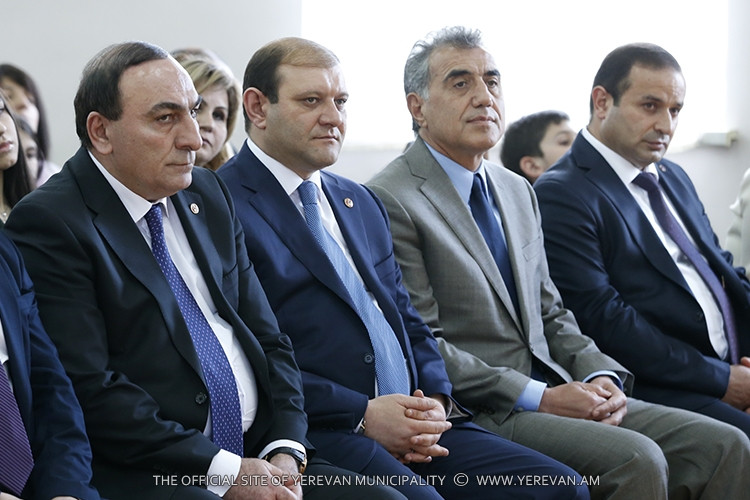 Տարոն Մարգարյանը պարգևատրել է 2018թ. շախմատի պատանեկան առաջնության հաղթողներին