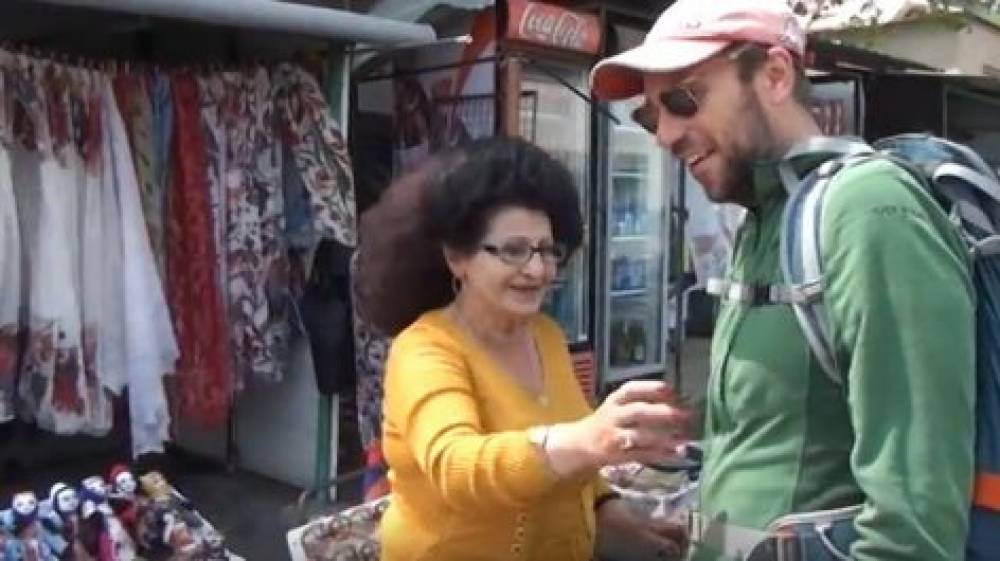 Չնայած ցույցերին՝ զբոսաշրջիկները շարունակում են Հայաստան գալ (տեսանյութ)