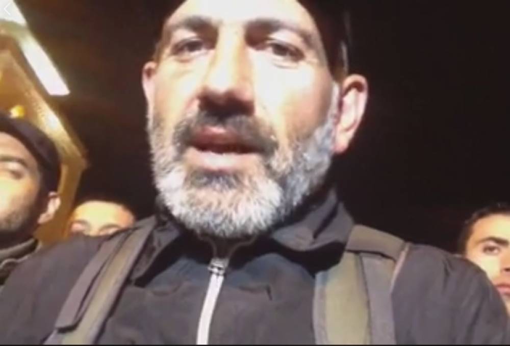 Վաղը առավոտյան տեղի կունենան իմ և Սերժ Սարգսյանի բանակցությունները՝ վերջինիս հրաժարականի և իշխանության անցնցում փոխանցման շուրջ  (տեսանյութ)