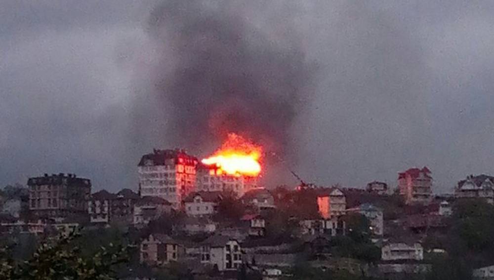 Սոչիում հրդեհ է բռնկվել հինգ հարկանի շենքում (տեսանյութ)