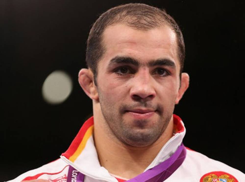 Ճիշտ չէ թքել այն կաթսայի մեջ, որից շատ երկար սնվել ես. Ջուլֆալակյանը՝ դավաճանների մասին