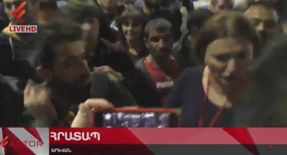 Քաշքշոցներ և իրարանցում` Երևանի կենտրոնում. ուղիղ միացում