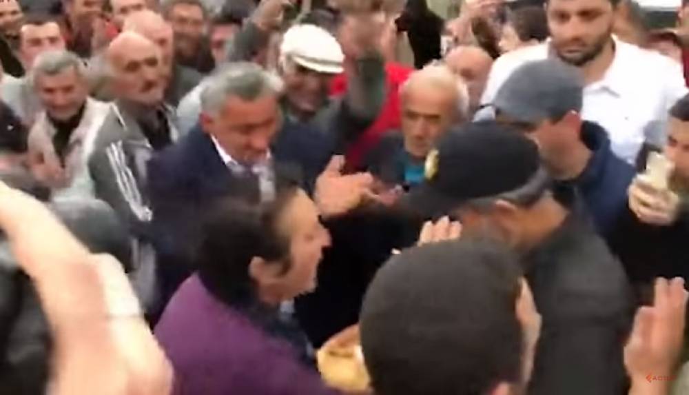 Ուջանում Նիկոլ Փաշինյանին ժողովուրդն ընդունեց աղուհացով, դհոլզուռնայով