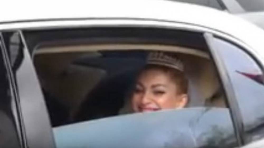 Ակցիայի մասնակիցները բացեցին ճանապարհը հարսանյաց մասնակիցների համար (տեսանյութ)